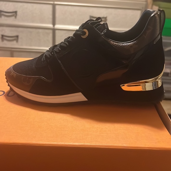 LOUIS VUITTON Run Away Sneaker - Picture 3 of 8
